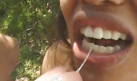 Cocoa Ayane suce la bite après une baise porno wc public sérieuse